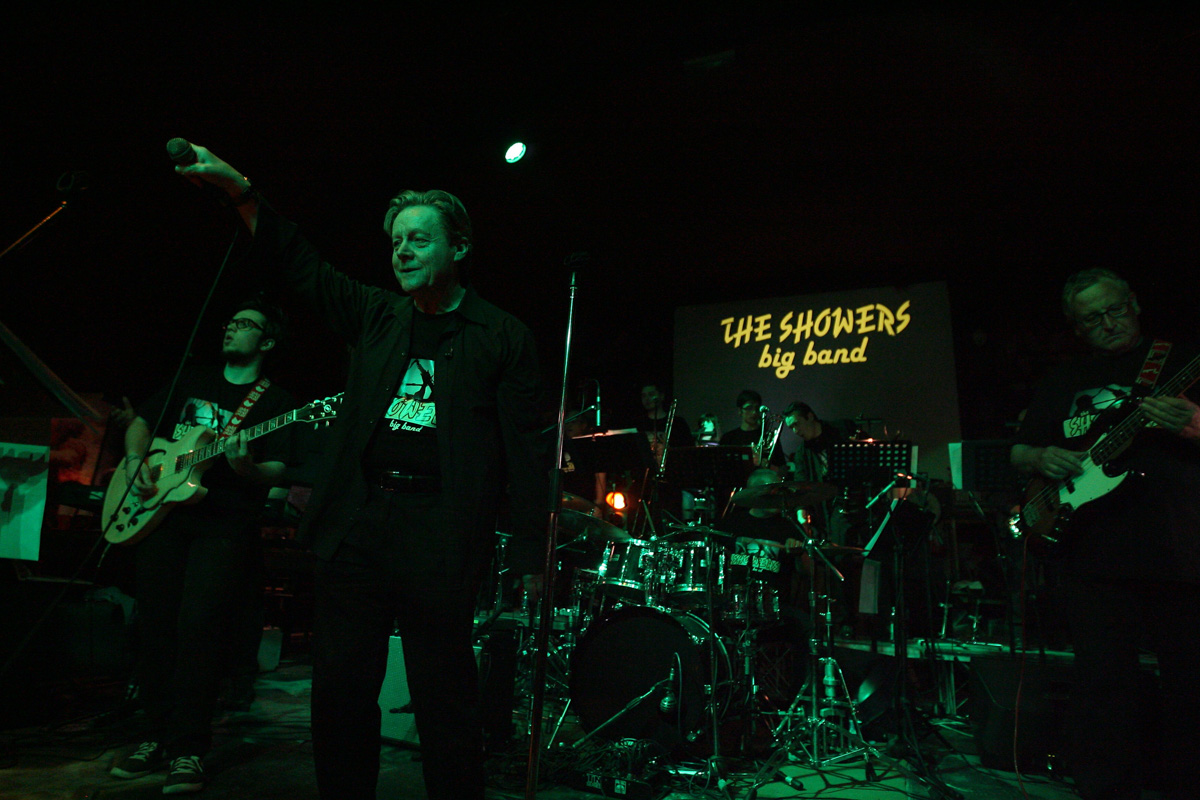The Showers live At El Paso Latina 2014