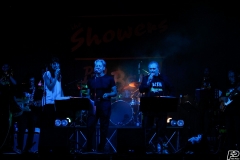 the-showers-live-Cisterna-estate-2014
