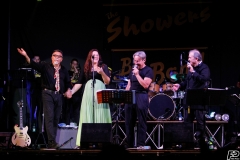 the-showers-live-Cisterna-estate-2014